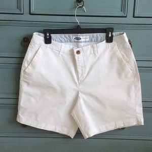 Old Navy women’s shorts size 12 in white